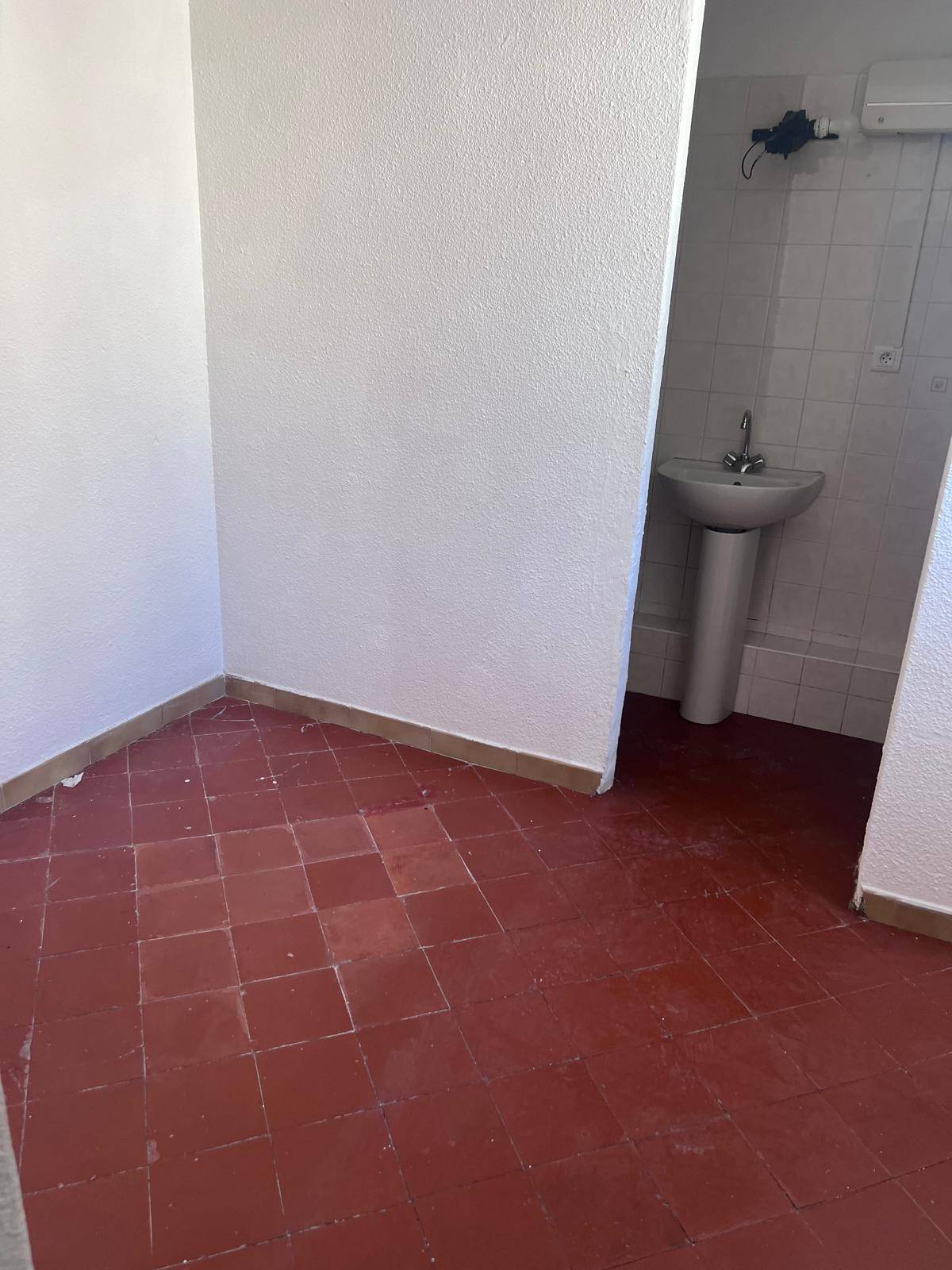 Studio proche gare et quai